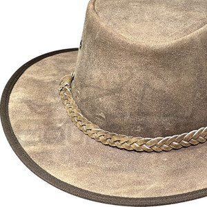 Sombrero de Vaquero Artesanal de Cuero Envejecido con Banda Trenzada, Ala Ancha, Resistente, Accesorio para Hombre, Estilo Ranchero - Product Image 4