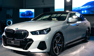 บีเอ็มดับเบิลยู ซีรีส์ 5 รุ่น 590 ซีดาน พรีเมียม ดีลักซ์ ปี 2025 - Product Image 3