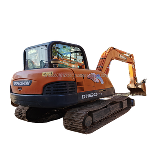 Mini excavadora usada de 6 toneladas Doosan DH60 con buenas condiciones Corea Baja hora de trabajo Multifunción Excavadora sobre orugas Doosan DH60 - Product Image 1