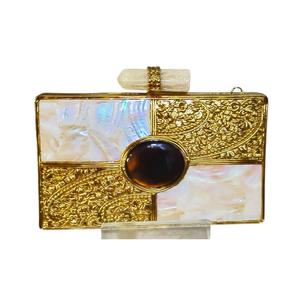 Sac à main 2026 fait main avec des lanières en cuir et des détails métalliques, élégant pour femmes, idéal pour les soirées, à prix de gros - Product Image 1