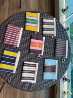 Pochette cosmétique tendance en nylon recyclé rayé avec fermeture éclair, petite trousse de maquillage portable, style simple, motif multicolore