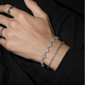 Bracelet fleur en moissanite argentée, bijoux élégants et luxueux pour femmes, cadeau tendance pour mariage, fête et usage quotidien - Product Image 2