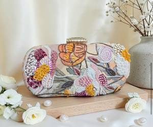 Bolso de mano floral estampado y bordado para mujer, cartera de fiesta, bolso de boda nupcial con diseño de marco único y cadena de hombro - Product Image 2