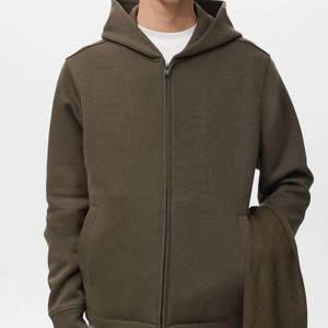 Sweat à capuche oversize décontracté en molleton français 100% coton, imprimé et brodé, avec logo frontal, teinture unie, écologique, pour homme - Product Image 2