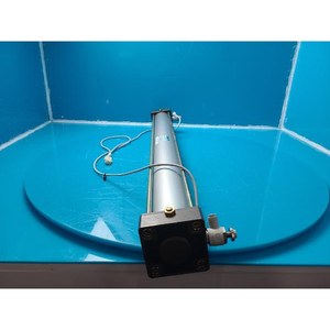 Cylindre pneumatique à tige de liaison CKD SCA2 SCA2-LB63B660, utilisé comme pièce détachée pour équipement semi-conducteur Legacy - Product Image 1