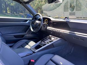 Offre exceptionnelle 2022 Porsche 911 Turbo S Cabriolet prête à être expédiée dans le monde entier - Product Image 4