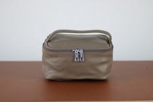 Trousse de toilette personnalisée avec des initiales de monogramme d'or en cuir Look for Him Men Dad Fathers TYG-0055E - Product Image 4