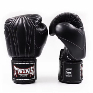 Guantes de Boxeo Ligeros Antideslizantes de Cuero Genuino Personalizados Twins Premium para Entrenamiento, Sparring y Competición - Unisex Profesional - Product Image 1