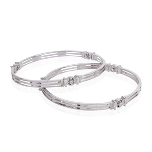 Par de Brazaletes Modernos de Latón con Circonitas, Estilo Bollywood Punjabi, Brazaletes de Novia Indios, Joyería Étnica, Regalo para Ella - Product Image 1