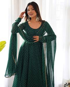 Conjunto Salwar de Mujer con Rayas Verdes en Relieve, de Secado Rápido, con Dupatta Largo hasta el Suelo, Tradicional, Elegante, Étnico, para Fiestas, Estilo Indio - Product Image 1