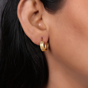 Boucles d'oreilles rectangulaires texturées plaquées or tendance pour femme, à porter au quotidien, bijoux religieux à la mode, cadeau romantique pour elle - Product Image 4