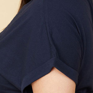 Fournisseur de t-shirts brodés pour femmes en gros, t-shirts en coton de haute qualité avec broderie personnalisée pour la production en gros et l'étiquetage privé - Product Image 6