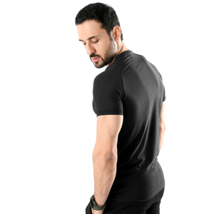 T-shirt de sport en maille noire à séchage rapide pour homme, extensible dans les 4 sens, anti-transpiration, coupe droite, pour la gym, l'entraînement et le sport - Product Image 2