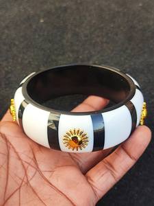 Accessoires de fête fantaisie pour filles en résine rétro faits à la main avec pierres décoratives de forme irrégulière à prix abordable par UO - Product Image 5