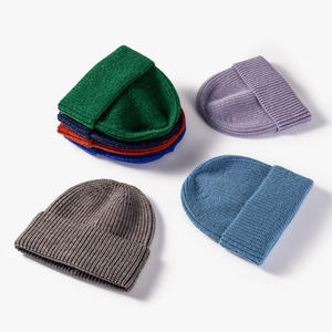 Bonnet tricoté personnalisé en laine, couleur unie, avec broderie de logo simple, pour l'automne et l'hiver, vente en gros, mode et loisirs - Product Image 5