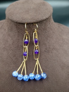 Boucles d'oreilles pendantes en laiton plaqué or Amaira Jewels, perles turquoise, imitation perle, style vintage classique pour femmes, alliage tendance - Product Image 2