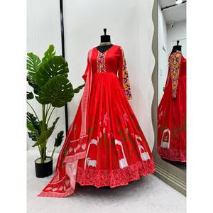 Hermoso Vestido Rojo Estilo A con Dupatta, Manga Larga, Cuello en V, Estampado Digital y Trabajo de Espejos Reales, Talla XL, Cintura Natural - Product Image 2