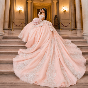 Vestido de Gala Rosa de Lujo para Mujer, Vestido de Novia de Princesa con Bordado Intenso y Cola Larga, Elegante Vestido de Quinceañera con Hombros Descubiertos - Product Image 4