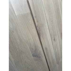 Plancher en chêne massif blanc 18 mm x 150 mm, qualité sélectionnée, finition lisse, huile UV transparente, joint en chevron - Product Image 5