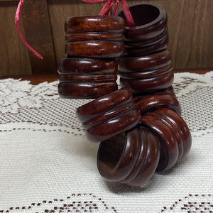 Rodajas de Madera Rústicas, Anillos para Servilletas de Madera Natural con Corteza de Árbol para Decoración de Mesa en Bodas, Hoteles y Restaurantes - Product Image 6