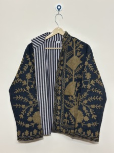 Veste bomber ethnique en velours brodé Suzani pour femmes, faite à la main, en coton, pour l'hiver, respirante et écologique - Product Image 3