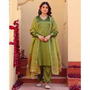 Ensemble de costume en mousseline de soie vert peint à la main taille XS Inayat - Product Image 5