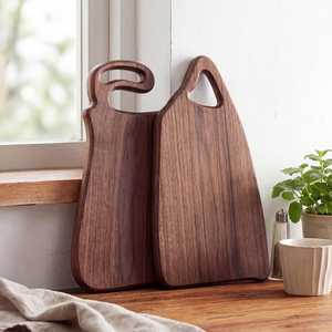 Planche à charcuterie en noyer, planche de service en bois avec poignée, ensemble cadeau de planche à charcuterie, planche de service rustique, cadeaux pour la maison - Product Image 5