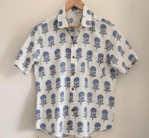 Chemise d'été pour homme 100 % coton, imprimée à la main, à rayures batik, col rabattu, manches courtes, écologique et respirante - Product Image 1