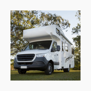 Autocaravana moderna con interior elegante y cómodas condiciones para dormir - Product Image 4