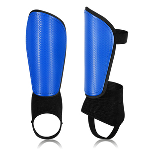 Parastinchi da calcio in PU per adulti, blu, leggeri, con chiusura a strappo, protezione per polpaccio per il calcio - Product Image 1