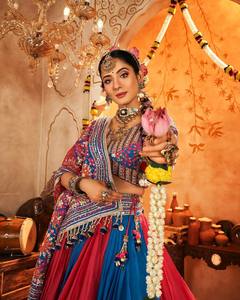 Conjunto de Lehenga Choli de Algodón Muslin con Bloques de Color para Mujer, Traje Étnico Tradicional Estampado para Fiesta, Boda, Diwali, Navratri - Product Image 2
