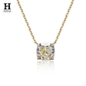 Collar con Colgante de Diamante Corte Cojín en Oro de 18K, Joyería Fina de Lujo - Product Image 2