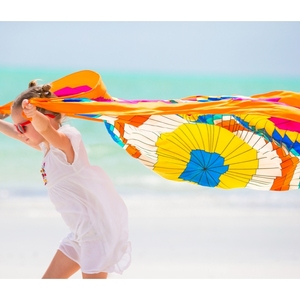 Sarong Pareo pour femme en tissu rayonne de qualité supérieure, imprimé multicolore, idéal pour la plage, en promotion. - Product Image 2