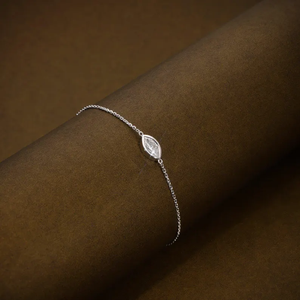 Pulsera Minimalista con Diamantes Creados en Laboratorio, Corte Marquesa, Certificación VVS2, Joyería Fina y Elegante - Product Image 3