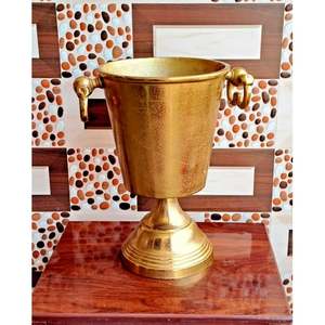 Cubo de Hielo de Metal Dorado Vintage con Asa, Diseño para Fiestas - Product Image 2