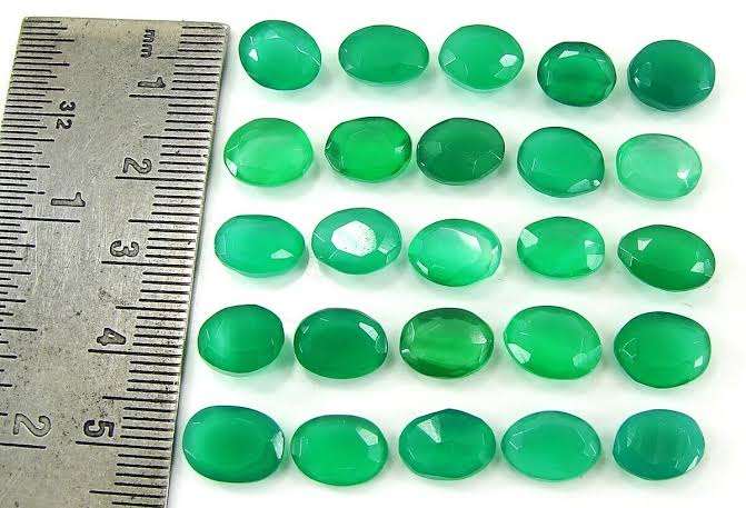 สีเขียว