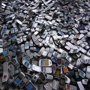 Déchets de téléphones portables : Composants précieux, y compris déchets électroniques, déchets de CPU, déchets de moteurs (rotors et stators), déchets de fonctionnalités (crashers). Recyclage personnalisé. - Product Image 3