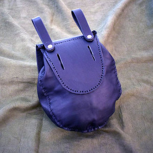 Sac banane gaufré portable en similicuir végétalien violet chaud, style écossais, le plus vendu, pour tenue des Highlands - Product Image 2