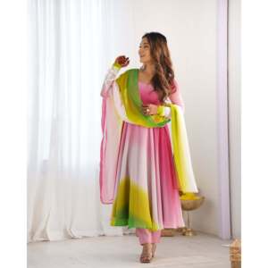 Magnifique robe Anarkali violette NKB avec pantalon et dupatta pour les fêtes, taille XS, Salwar Kameez en polyester, impression numérique - Product Image 6