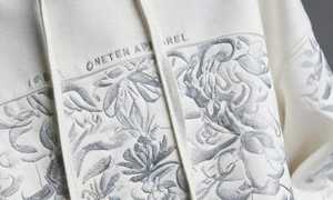 Sudadera con capucha blanca para mujer, bordado floral en 3D, corte holgado - Product Image 6