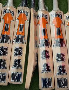Bate de Críquet Ligero Ihsan Sports Serie Clásica Edición Kings, Madera de Sauce Inglesa, con Funda Protectora y Lámina Antideslizante para Mayor Agarre - Product Image 3