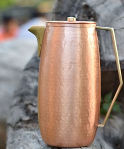 Juego de jarras de cobre para hidratación de lujo inspirado en la artesanía, juego de metal con vasos, duradero, reutilizable, para cocina, comedor y bebidas. - Product Image 5