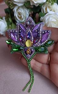 Elegant Handmade Customized Crystal Beaded Embroidery Brooch for Women Girls Wedding & Anniversary Fashion Accessory with Spar - Product Image 2