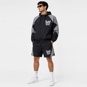 Conjunto de Pantalones Cortos y Chaqueta de Nailon de 2 Piezas Personalizado para Hombre, Traje Deportivo Cortavientos de Alta Calidad Sudadera con capucha y pantalones cortos estilo streetwear - Product Image 5