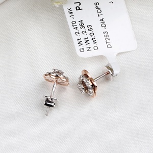 Vente en gros de boucles d'oreilles à visser en or rose massif 14 carats avec diamant naturel de 0,53 carat, motif fleur de rose superposée, bijoux fins, Memoria Jewels - Product Image 2