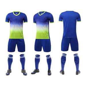 Vêtements de sport d'extérieur pour jeunes, sublimation personnalisée, couleurs, style, tissu et logo sur mesure, ensemble deux pièces (maillot et short) pour le football. - Product Image 2