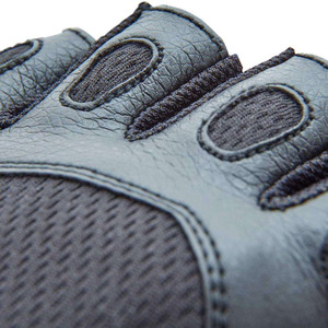 Guantes de Gimnasio y Fitness de la Mejor Edición con Costuras Reforzadas, Producto Confiable y Comercializable, Guantes y Manoplas de Gimnasio Hechos de Cuero PU de Calidad de Exportación - Product Image 4