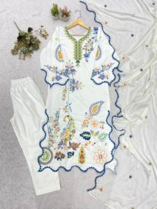 Conjunto de Kurti, Pantalón y Dupatta de Seda Star para Mujer, Venta al Por Mayor para Colecciones de Boutique y Moda Étnica de Diseñador - Product Image 4
