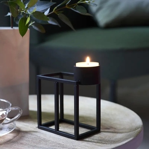 Support de bougie chauffe-plat en métal noir moderne, design géométrique en forme de cube, décoration d'intérieur, accent de table, pièce maîtresse de table, design minimaliste élégant - Product Image 4