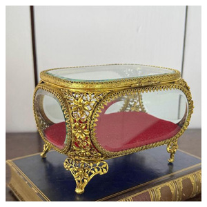 Cajas de Joyería Modernas de Latón con Vidrio Biselado y Patas Decorativas |   Caja de Joyería Hecha a Mano de Calidad Premium para Exportación, con Color y Logotipo Personalizados - Product Image 3